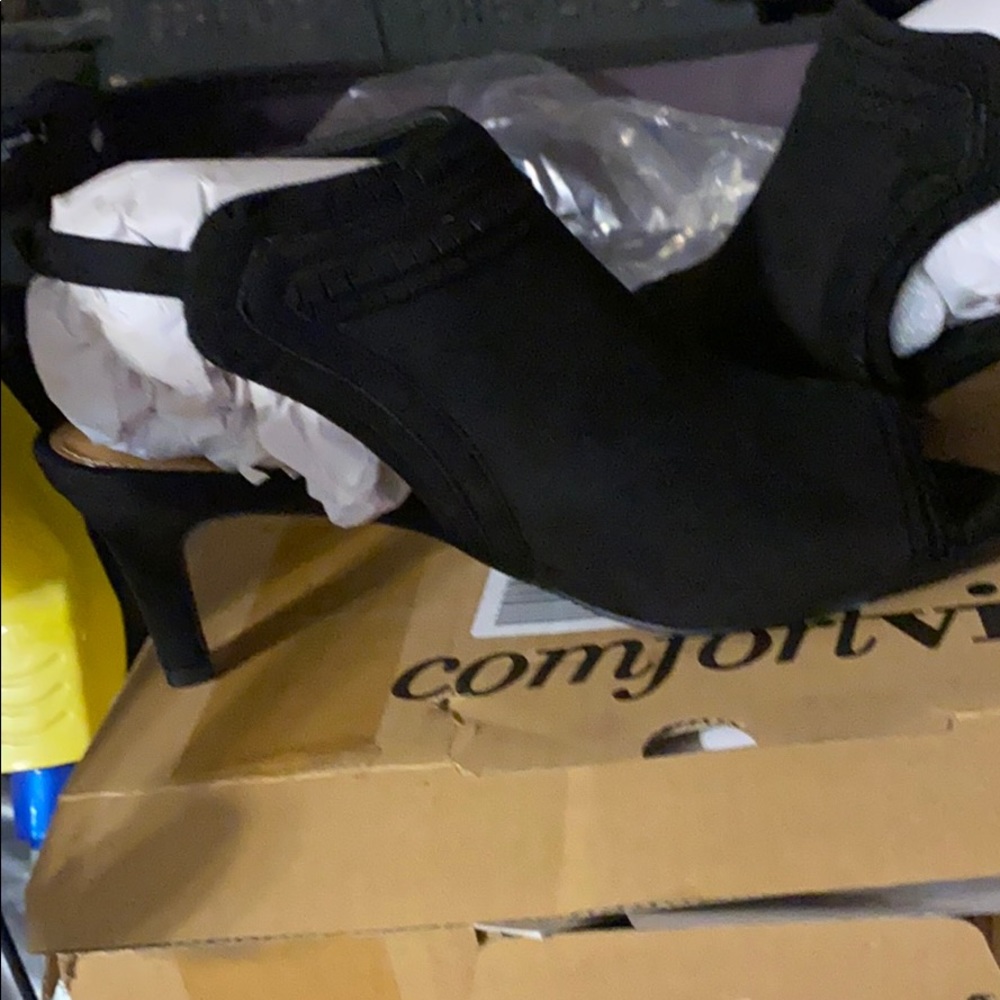 Heels - Picture 2 of 2